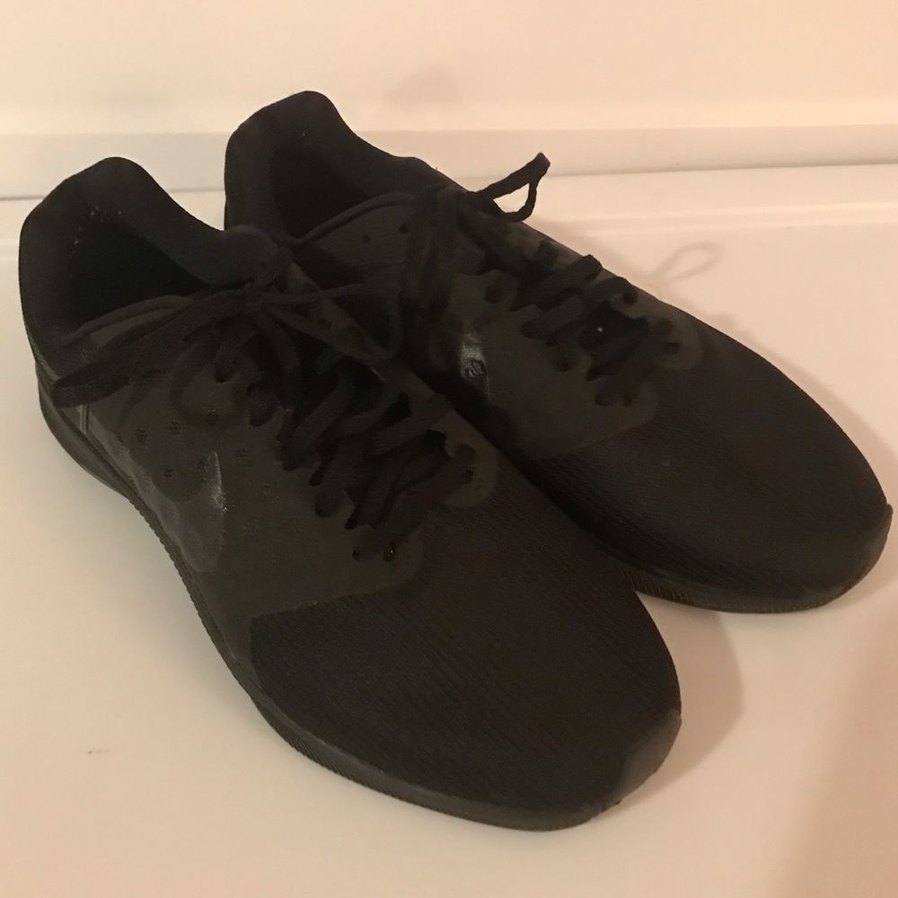 Mens Nike Down-Shifter 7 in size 9.5